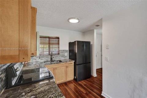 Condominio en venta en Miami, Florida, 3 dormitorios, 113.34 m2 № 1742500 - foto 17