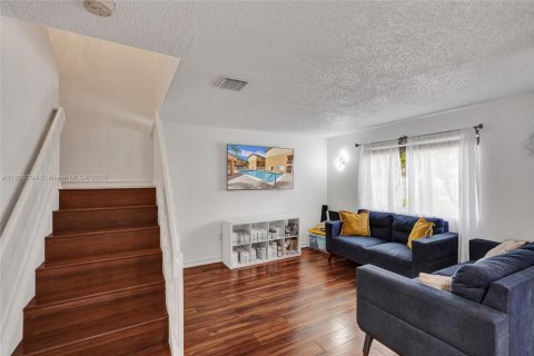 Condominio en venta en Miami, Florida, 3 dormitorios, 113.34 m2 № 1742500 - foto 10