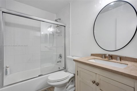 Condominio en venta en Miami, Florida, 3 dormitorios, 113.34 m2 № 1742500 - foto 24