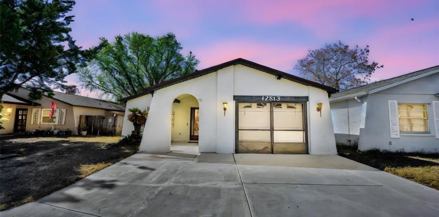 House in Hudson, Florida 2 bedrooms, 115.94 sq.m. № 2396267