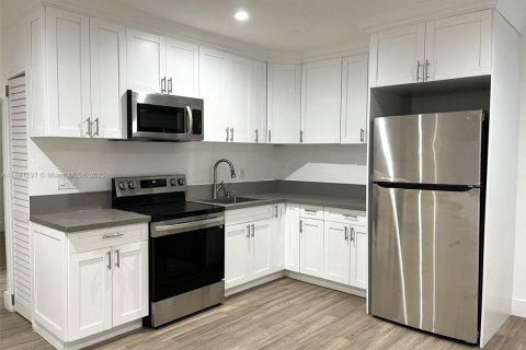 Casa en alquiler en Hollywood, Florida, 2 dormitorios, 93.09 m2 № 1944556 - foto 5