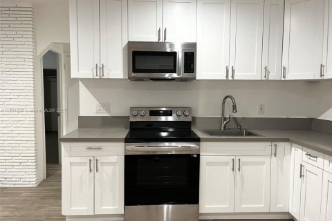 Casa en alquiler en Hollywood, Florida, 2 dormitorios, 93.09 m2 № 1944556 - foto 6