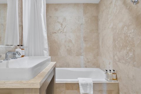 Купить кондоминиум в Майами-Бич, Флорида 3 спальни, 158.58м2, № 1986447 - фото 29