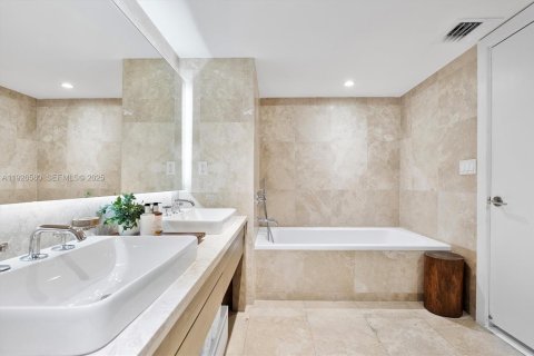 Купить кондоминиум в Майами-Бич, Флорида 3 спальни, 158.58м2, № 1986447 - фото 23