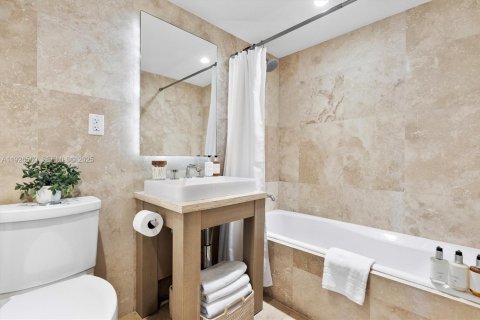 Купить кондоминиум в Майами-Бич, Флорида 3 спальни, 158.58м2, № 1986447 - фото 28