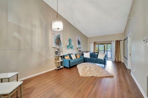 Condo in Oakland Park, Florida, 2 bedrooms  № 1880241 - photo 10