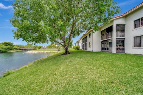 Condo in Oakland Park, Florida, 2 bedrooms  № 1880241 - photo 20