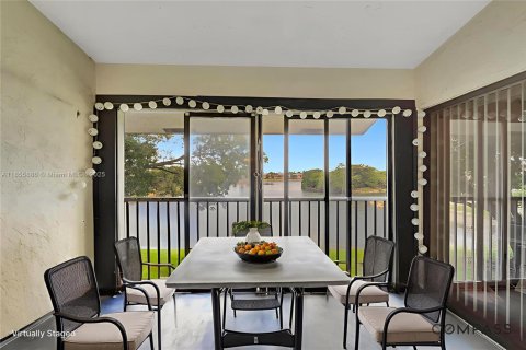 Condo in Oakland Park, Florida, 2 bedrooms  № 1880241 - photo 3