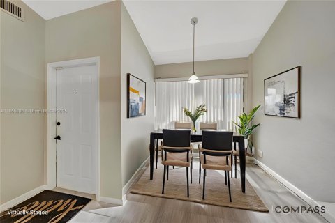 Condo in Oakland Park, Florida, 2 bedrooms  № 1880241 - photo 8