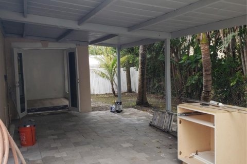 House in Miramar, Florida 3 bedrooms, 114.46 sq.m. № 1152231 - photo 1