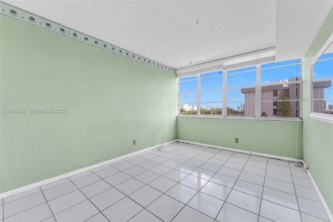 Condominio en venta en North Miami Beach, Florida, 2 dormitorios, 103.31 m2 № 2088449 - foto 13