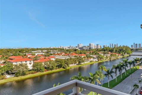 Condominio en venta en North Miami Beach, Florida, 2 dormitorios, 103.31 m2 № 2088449 - foto 19