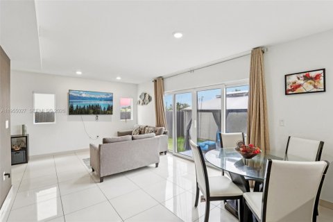 Casa en venta en Florida City, Florida, 5 dormitorios, 176.7 m2 № 2009352 - foto 14