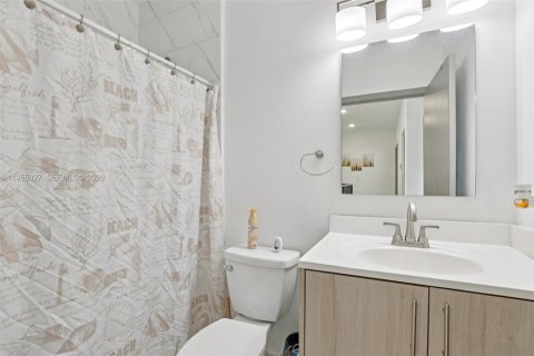 Casa en venta en Florida City, Florida, 5 dormitorios, 176.7 m2 № 2009352 - foto 29