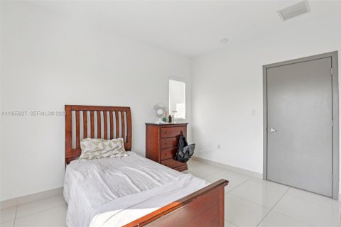 Casa en venta en Florida City, Florida, 5 dormitorios, 176.7 m2 № 2009352 - foto 27