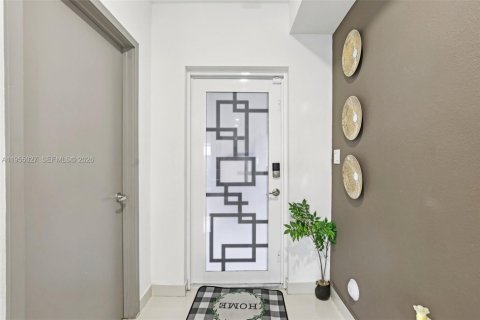 Casa en venta en Florida City, Florida, 5 dormitorios, 176.7 m2 № 2009352 - foto 6