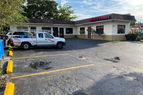 Commercial property in Fort Lauderdale, Florida № 981647 - photo 1