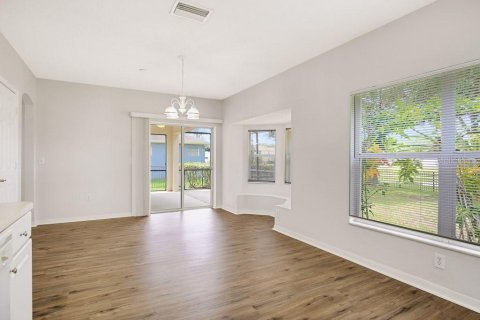 Villa ou maison à louer à Fish Hawk, Floride: 4 chambres, 206.24 m2 № 2408056 - photo 4