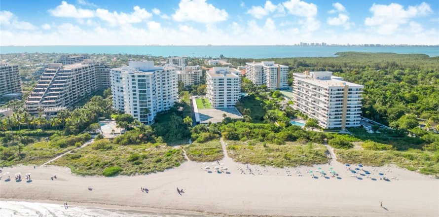 Condo in Key Biscayne, Florida, 1 bedroom  № 1714197