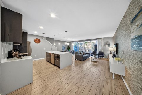 Купить таунхаус в Киссимми, Флорида 7 комнат, 162.76м2, № 2214852 - фото 17