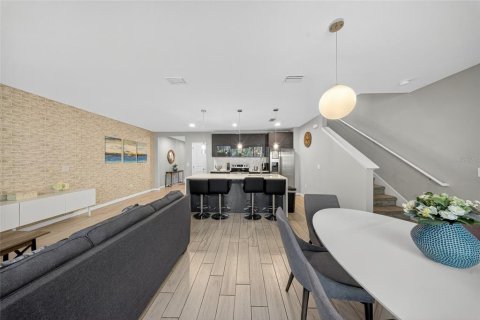 Купить таунхаус в Киссимми, Флорида 7 комнат, 162.76м2, № 2214852 - фото 10