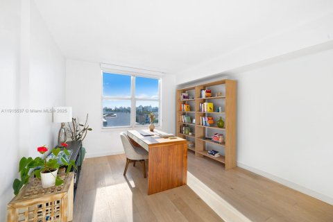 Снять в аренду кондоминиум в Майами-Бич, Флорида 2 спальни, 104.98м2, № 2034942 - фото 22