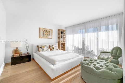 Снять в аренду кондоминиум в Майами-Бич, Флорида 2 спальни, 104.98м2, № 2034942 - фото 3