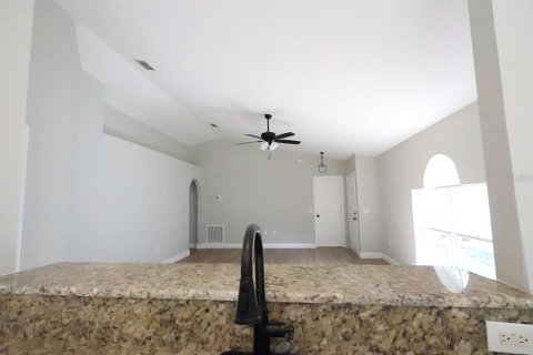 Villa ou maison à vendre à Wesley Chapel, Floride: 3 chambres, 120.03 m2 № 2273260 - photo 8