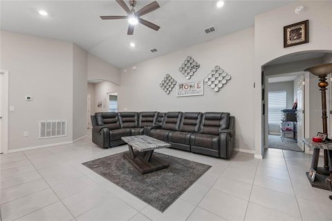 House in Davenport, Florida 4 bedrooms, 157.75 sq.m. № 1802068 - photo 5