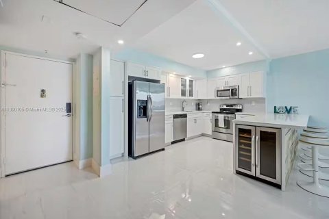 Condominio en venta en Sunny Isles Beach, Florida, 1 dormitorio, 93.37 m2 № 1943421 - foto 5
