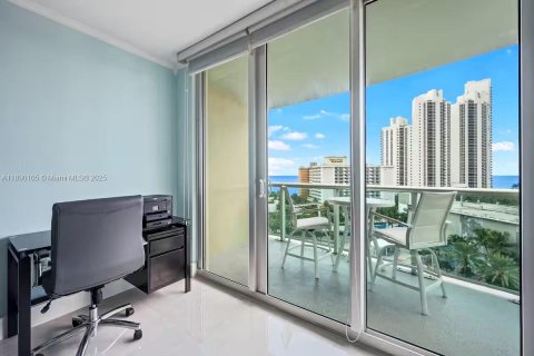 Condominio en venta en Sunny Isles Beach, Florida, 1 dormitorio, 93.37 m2 № 1943421 - foto 15