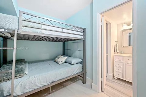 Condominio en venta en Sunny Isles Beach, Florida, 1 dormitorio, 93.37 m2 № 1943421 - foto 21