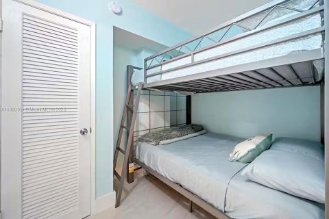 Condominio en venta en Sunny Isles Beach, Florida, 1 dormitorio, 93.37 m2 № 1943421 - foto 18