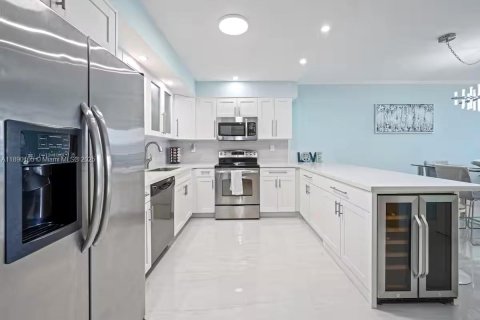 Condominio en venta en Sunny Isles Beach, Florida, 1 dormitorio, 93.37 m2 № 1943421 - foto 6
