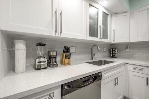 Condominio en venta en Sunny Isles Beach, Florida, 1 dormitorio, 93.37 m2 № 1943421 - foto 7