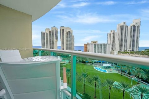 Condominio en venta en Sunny Isles Beach, Florida, 1 dormitorio, 93.37 m2 № 1943421 - foto 24