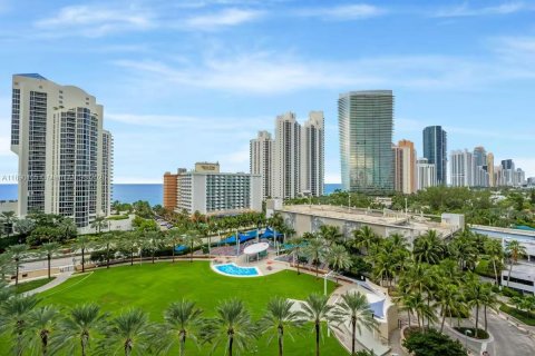 Condominio en venta en Sunny Isles Beach, Florida, 1 dormitorio, 93.37 m2 № 1943421 - foto 28
