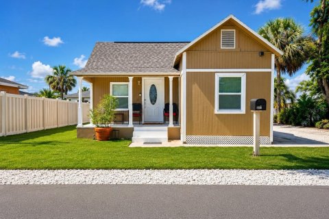 House in Clearwater, Florida 2 bedrooms, 76.64 sq.m. № 2212937