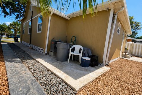 House in Clearwater, Florida 2 bedrooms, 76.64 sq.m. № 2212937 - photo 13