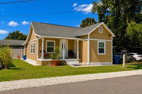 House in Clearwater, Florida 2 bedrooms, 76.64 sq.m. № 2212937 - photo 2