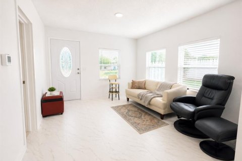 House in Clearwater, Florida 2 bedrooms, 76.64 sq.m. № 2212937 - photo 4