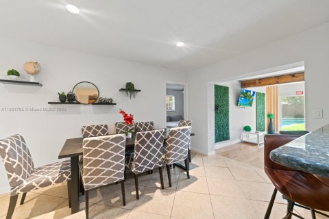 Casa en alquiler en Hollywood, Florida, 4 dormitorios, 198.9 m2 № 1978186 - foto 24