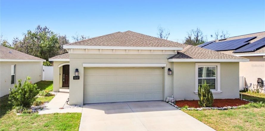 House in Bartow, Florida 4 bedrooms, 171.03 sq.m. № 2217028