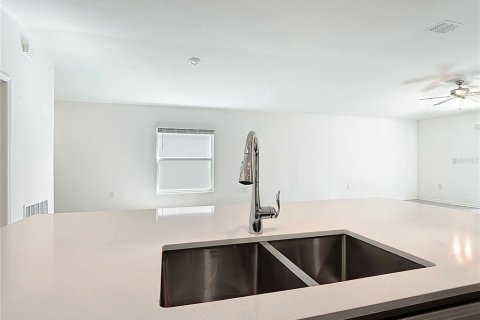 House in Bartow, Florida 4 bedrooms, 171.03 sq.m. № 2217028 - photo 12