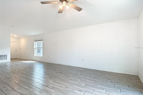 House in Bartow, Florida 4 bedrooms, 171.03 sq.m. № 2217028 - photo 15