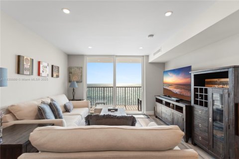 Condo in Hollywood, Florida, 1 bedroom  № 1992142 - photo 10