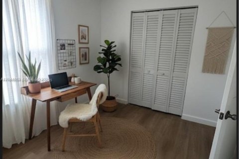 Villa ou maison à vendre à Miami, Floride: 3 chambres, 125.23 m2 № 2270874 - photo 9