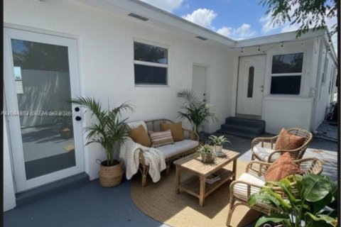 Villa ou maison à vendre à Miami, Floride: 3 chambres, 125.23 m2 № 2270874 - photo 12