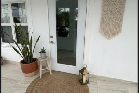 Villa ou maison à vendre à Miami, Floride: 3 chambres, 125.23 m2 № 2270874 - photo 4