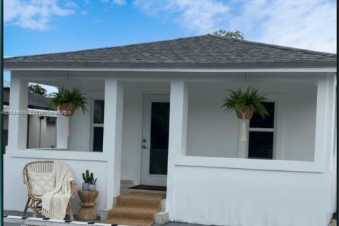 Villa ou maison à vendre à Miami, Floride: 3 chambres, 125.23 m2 № 2270874 - photo 3